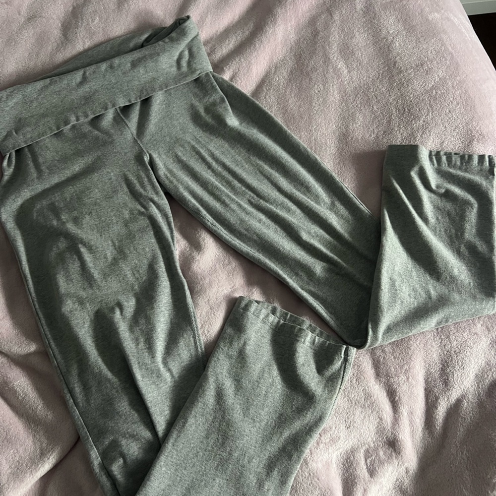 Women's Gray Fitted Flare Pants with Fold-over Waistband